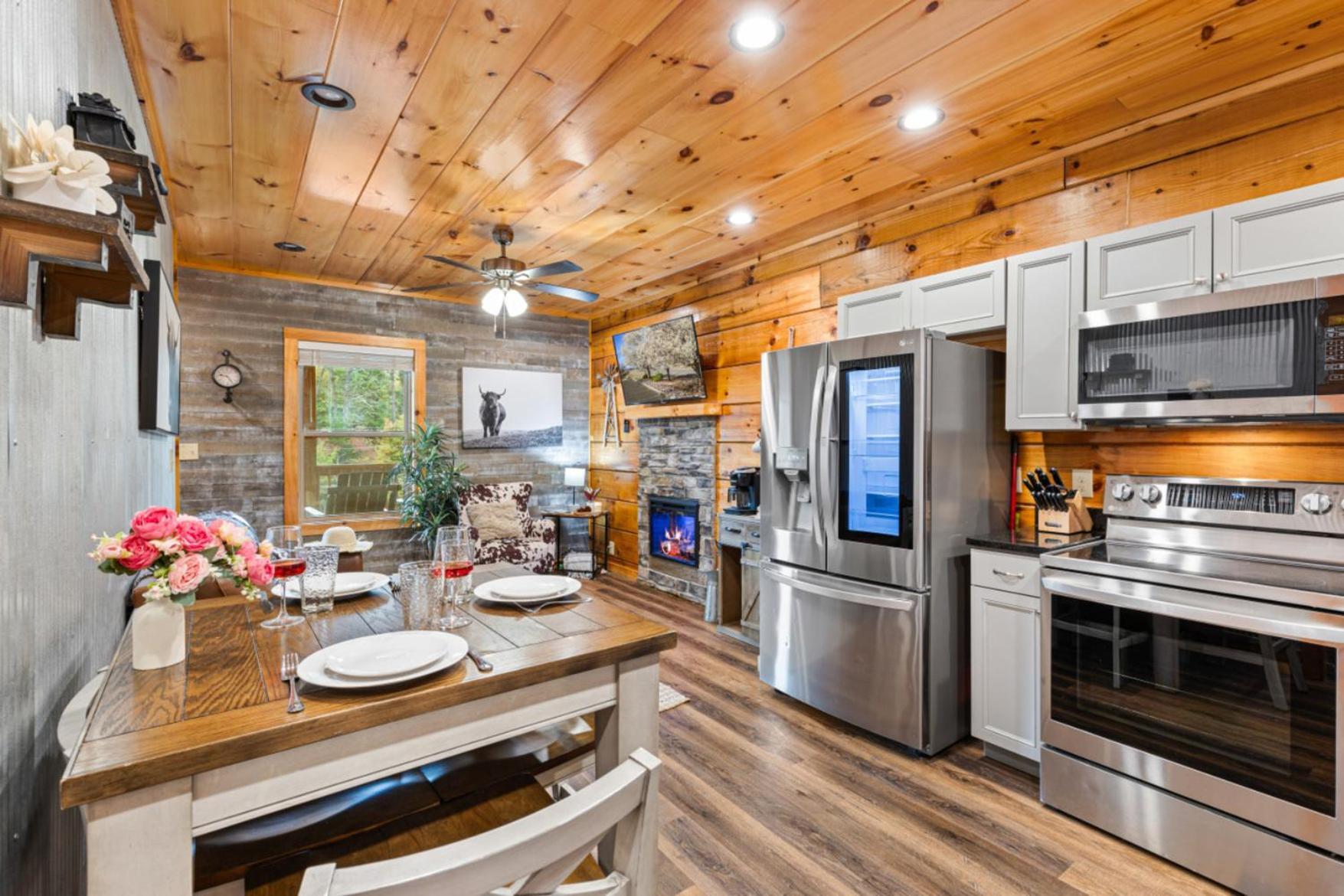 Rustic Mountain Retreat By Ghosal Luxury Pigeon Forge